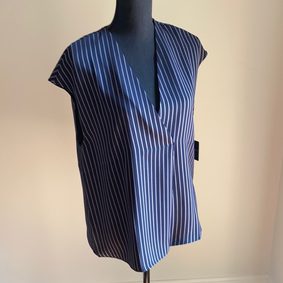 Rachel Roy V-Neck Top NWT! - Picture 2 of 4